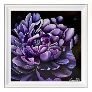 Delicate Beauty by Leanne Christie